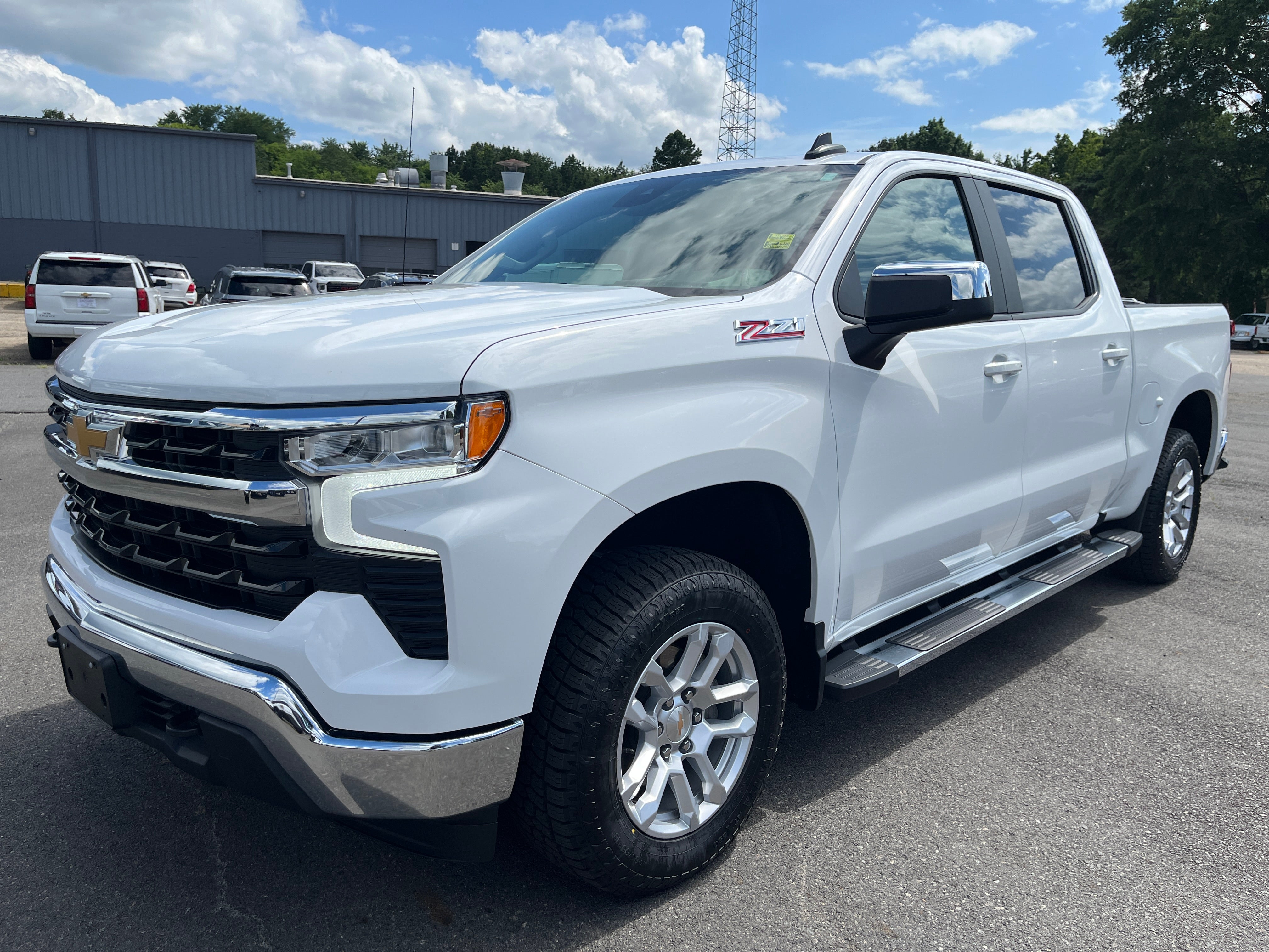2025 Chevrolet Silverado 1500 LT in Summit White — front three-quarter view
