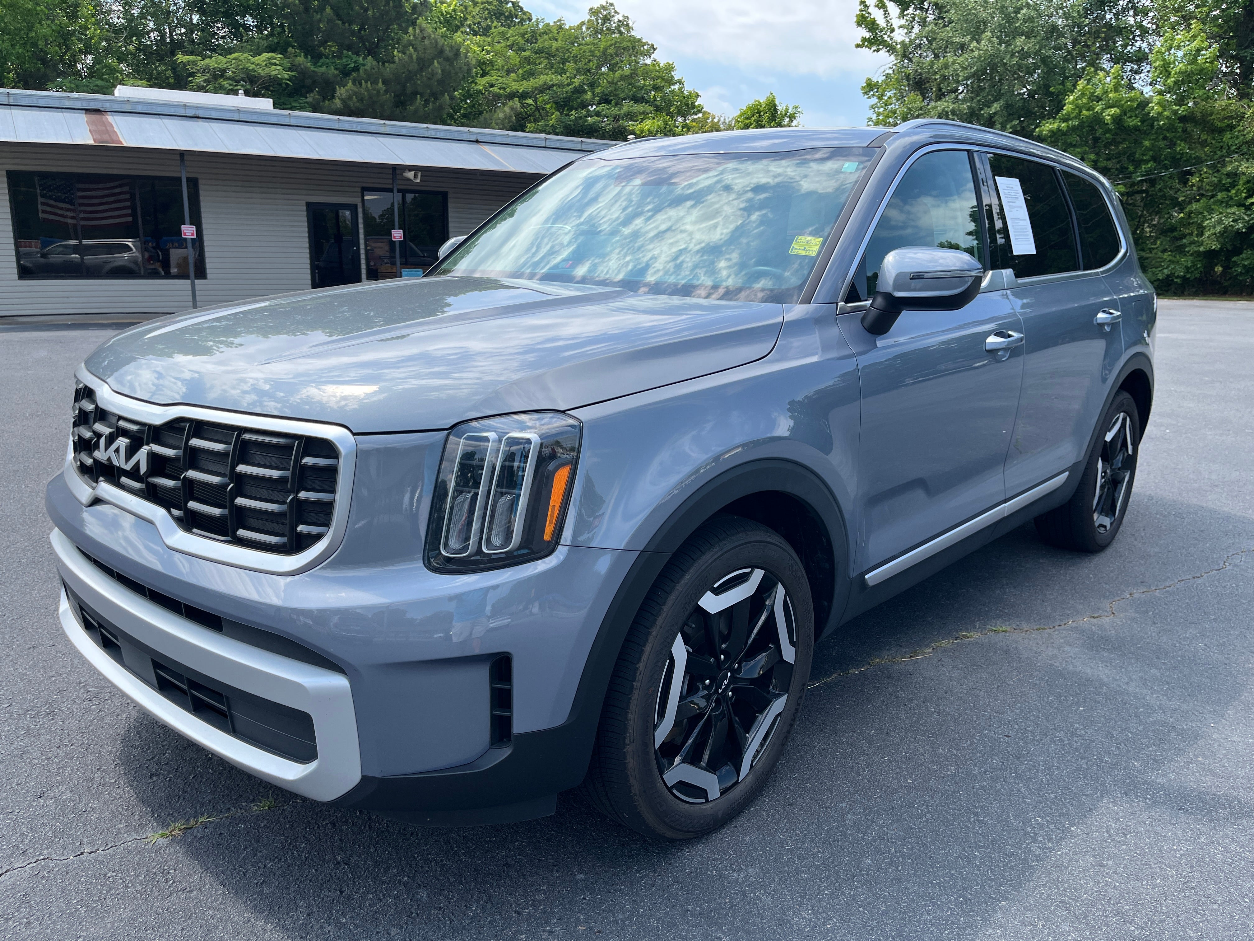 2025 Kia Telluride S in Other — front three-quarter view